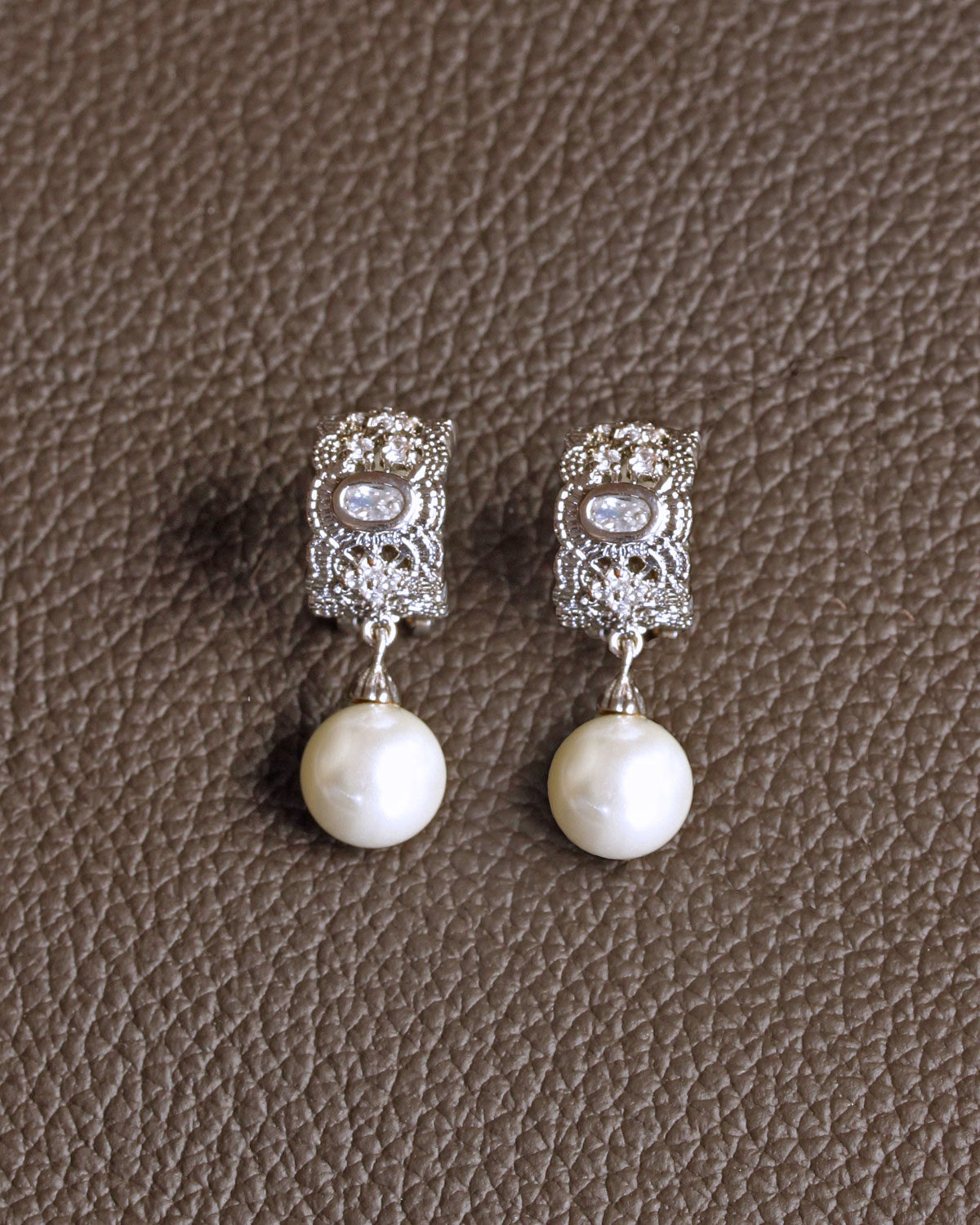 venetia pearl earrings